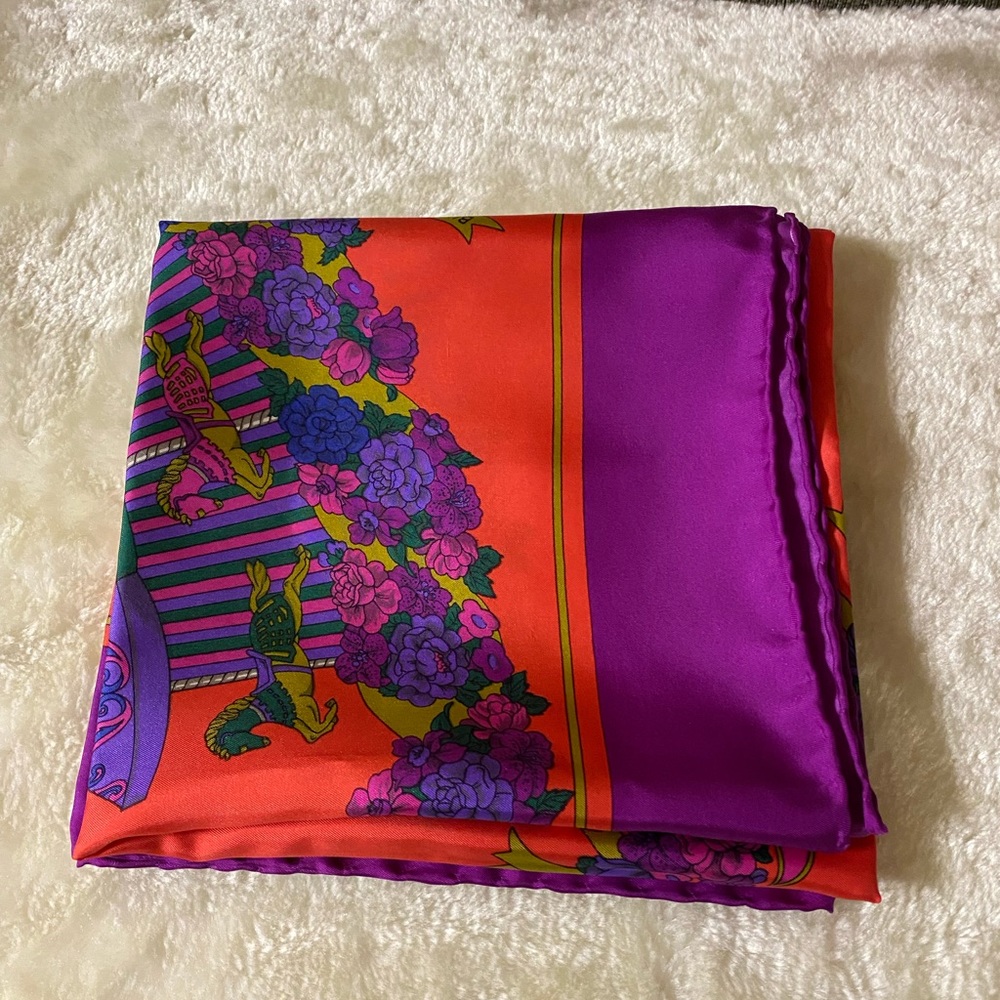 BURBERRYS scarf - Picture 10 of 10